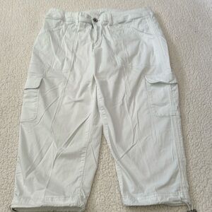 Time and Tru women’s capris.  Size 16. White.